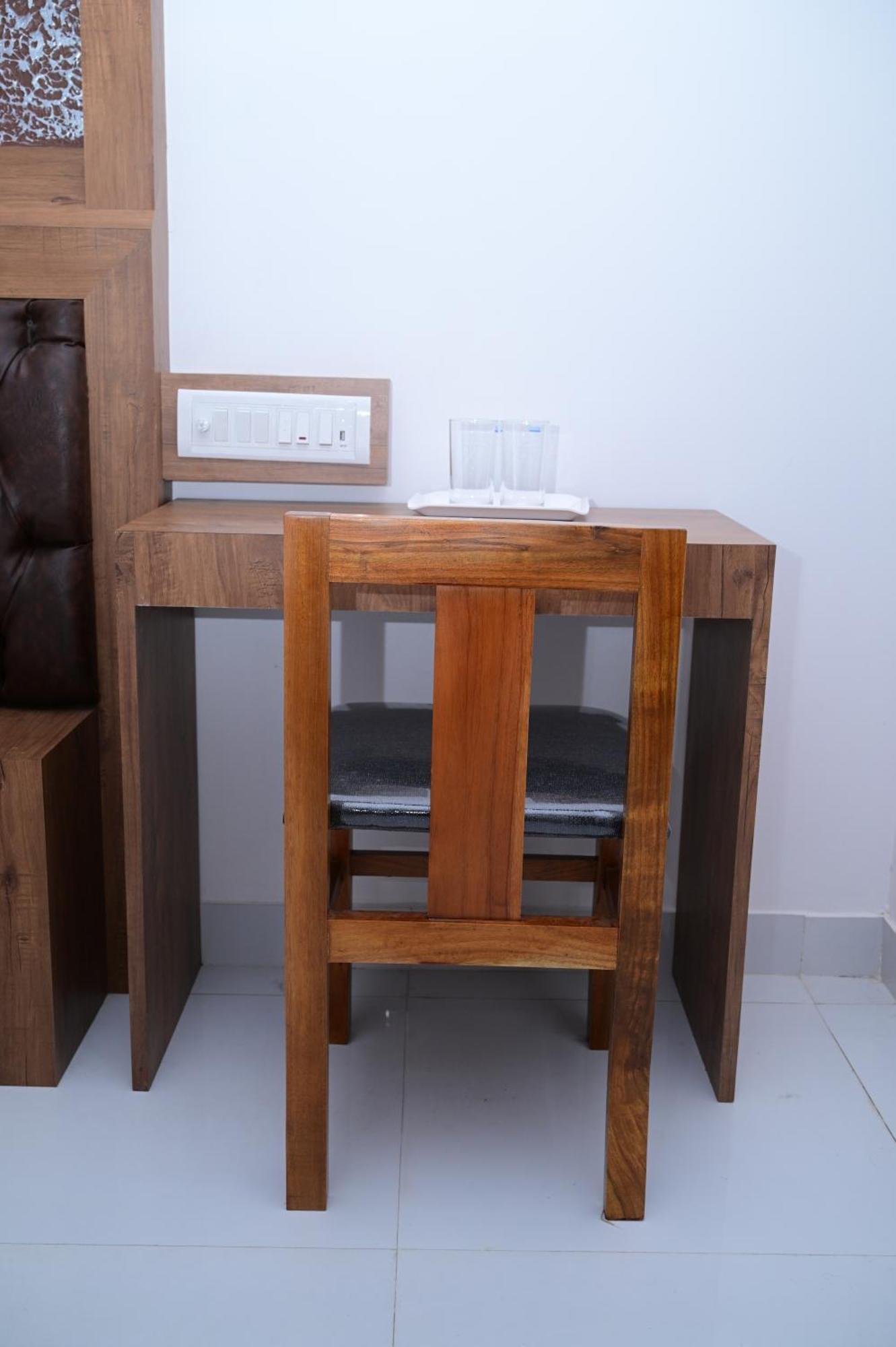 B Six Hotel Bangalore Dış mekan fotoğraf